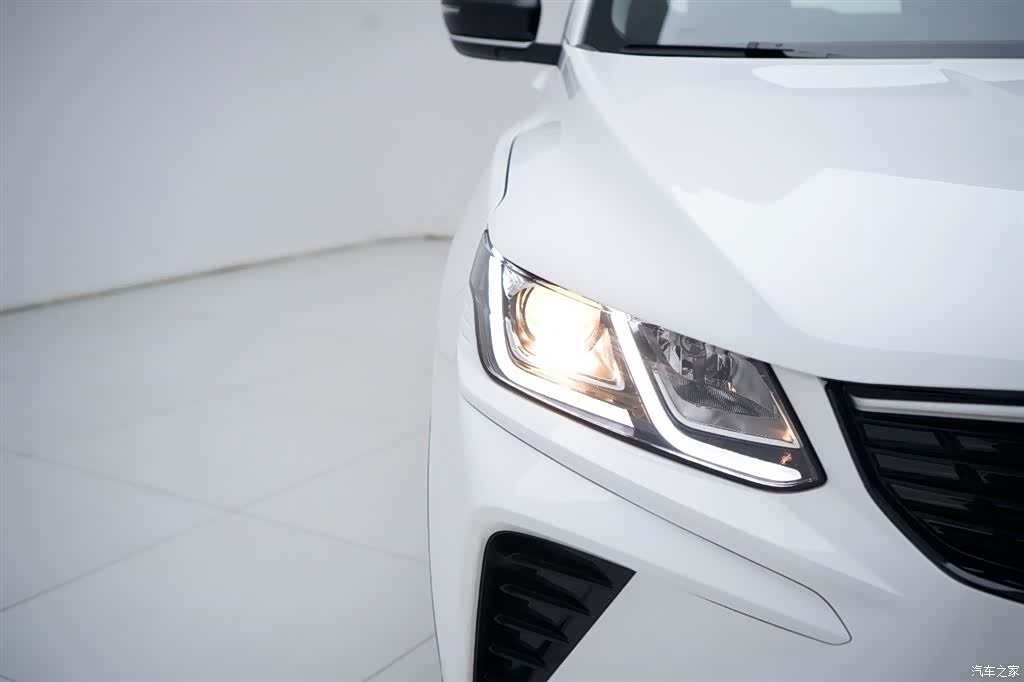 Geely Coolray, 2025 13