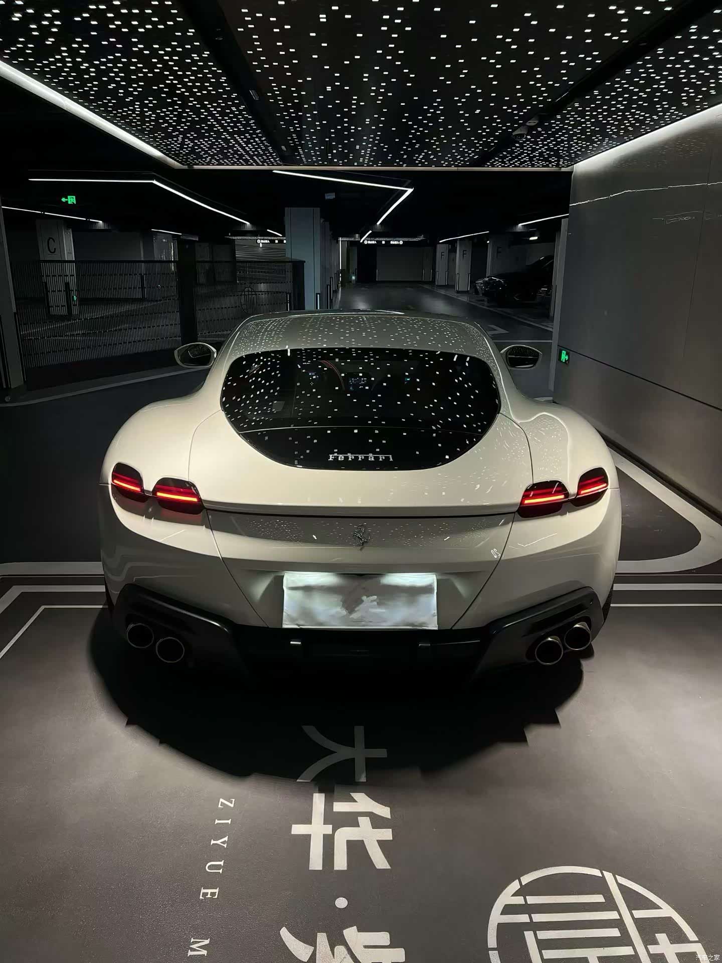 Ferrari Roma, 2022 4