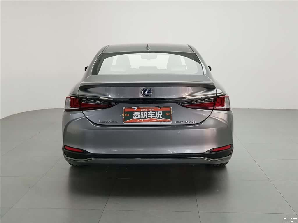 Lexus ES, 2022 4