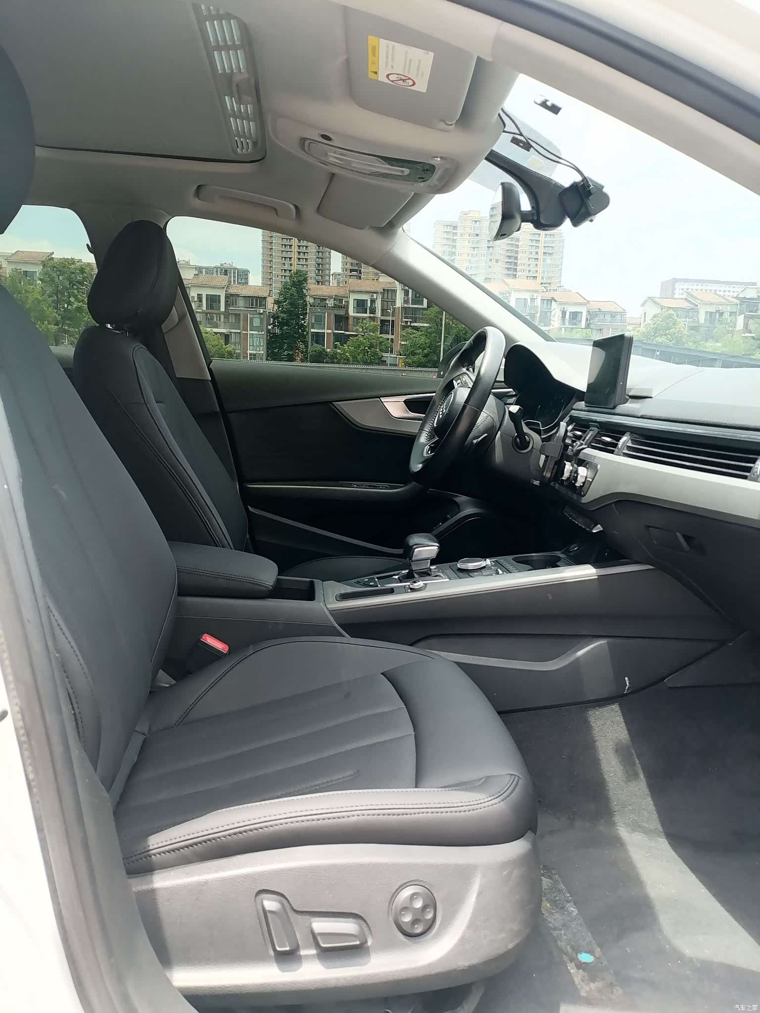 Audi A4L, 2017 все фото