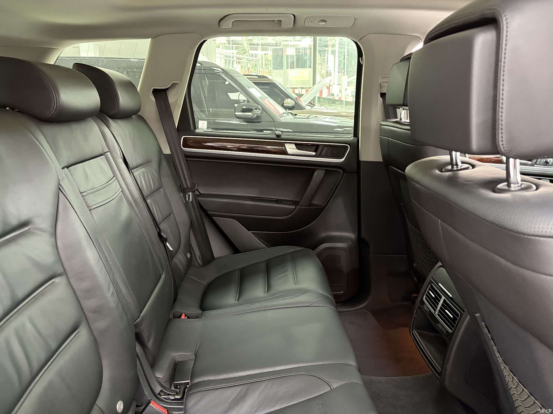 Volkswagen Touareg, 2015 29