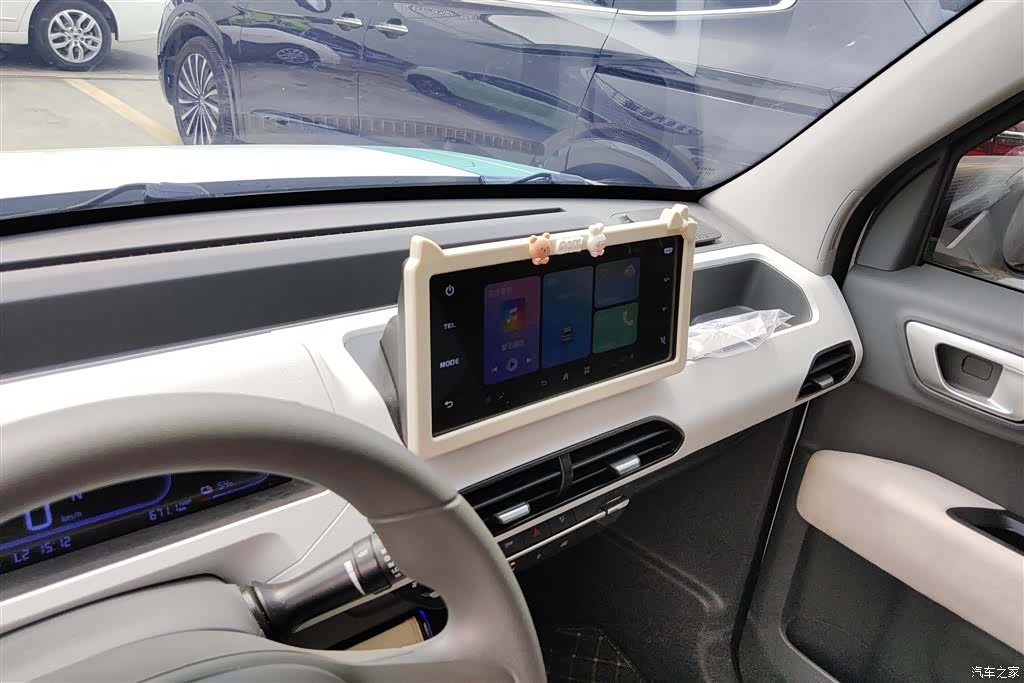 Geely Panda, 2025 13