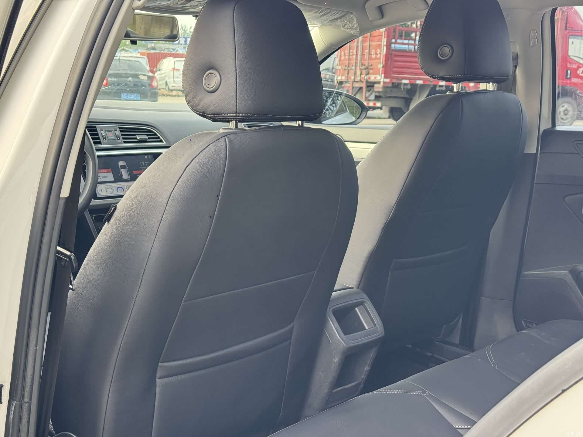 Volkswagen Lamando, 2016 16