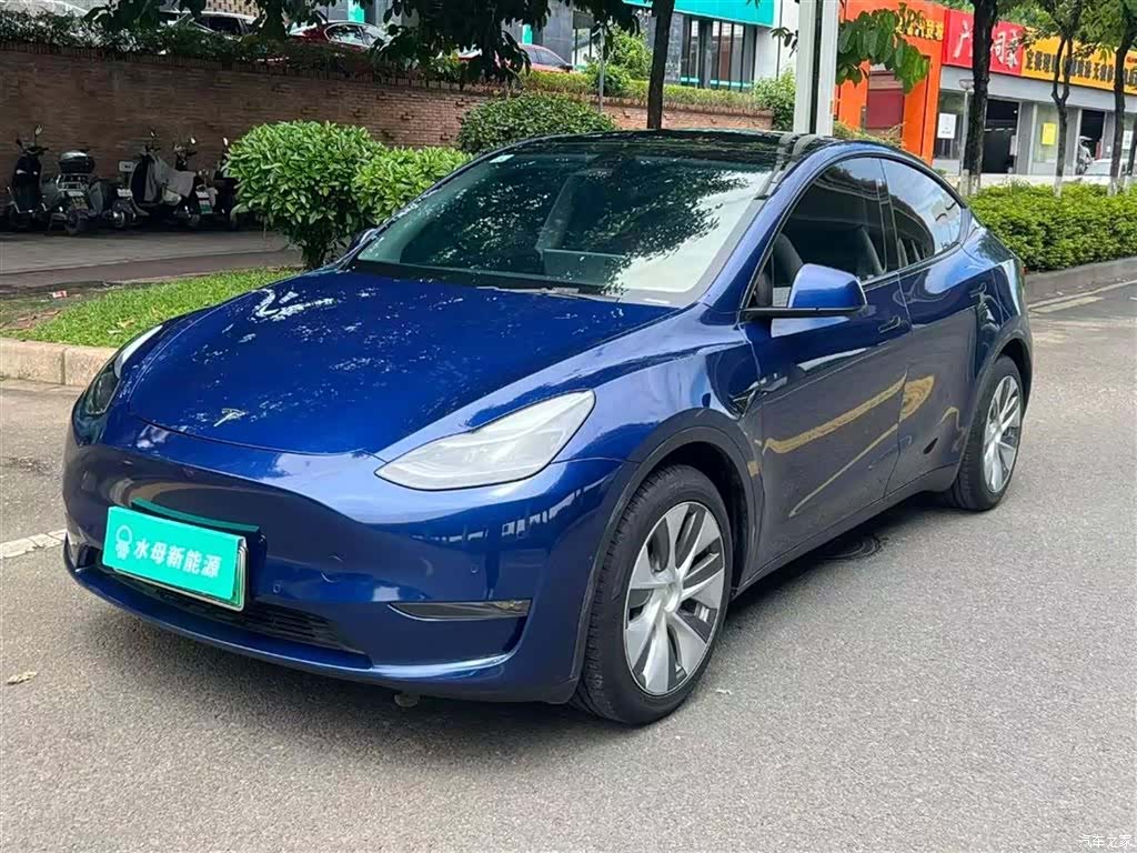 Tesla Model Y, 2022 1