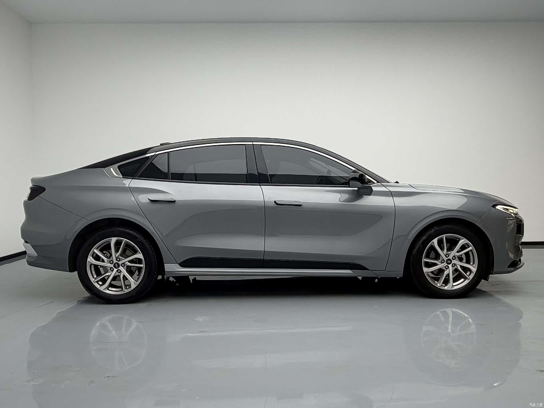 Ford Mondeo, 2022 8