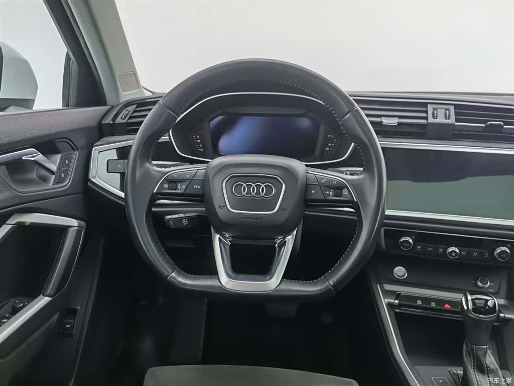 Audi Q3, 2019 11