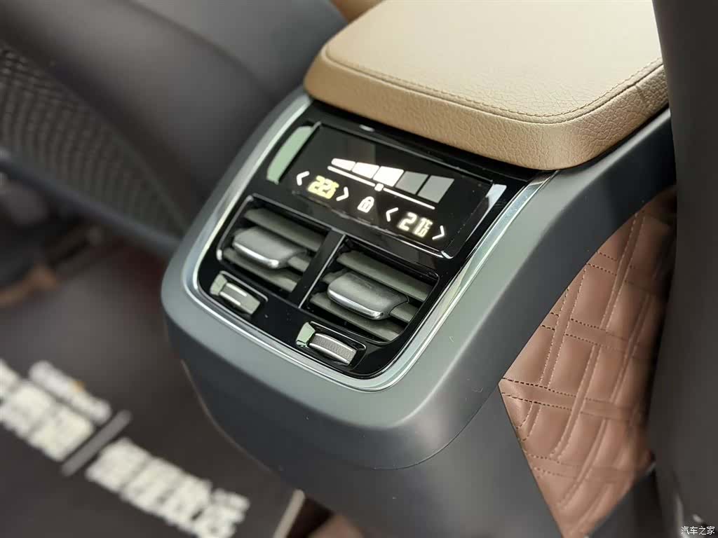Volvo XC90, 2022 21