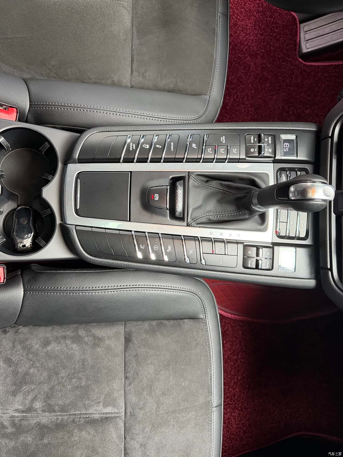 Porsche Macan, 2022 11