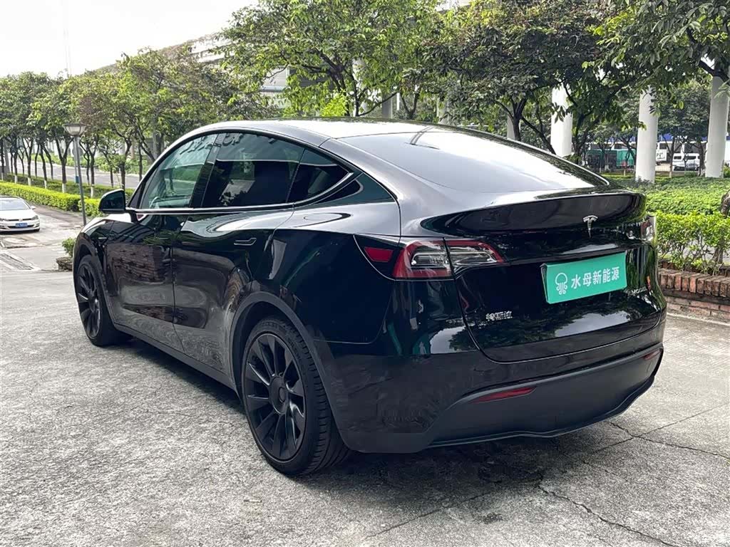 Tesla Model Y, 2022 7