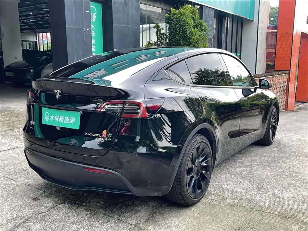 Tesla Model Y, 2022 6