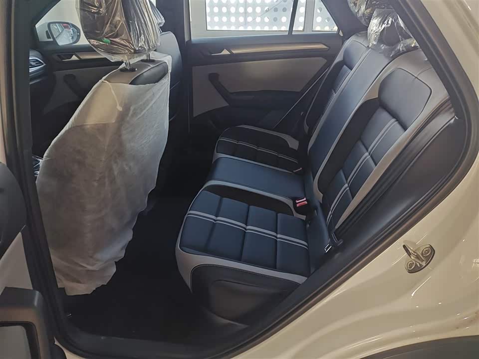 Volkswagen T-ROC exploring Songs