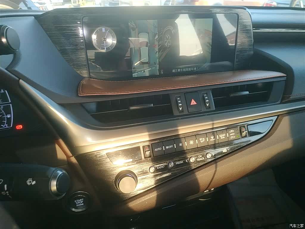 Lexus ES, 2020 16