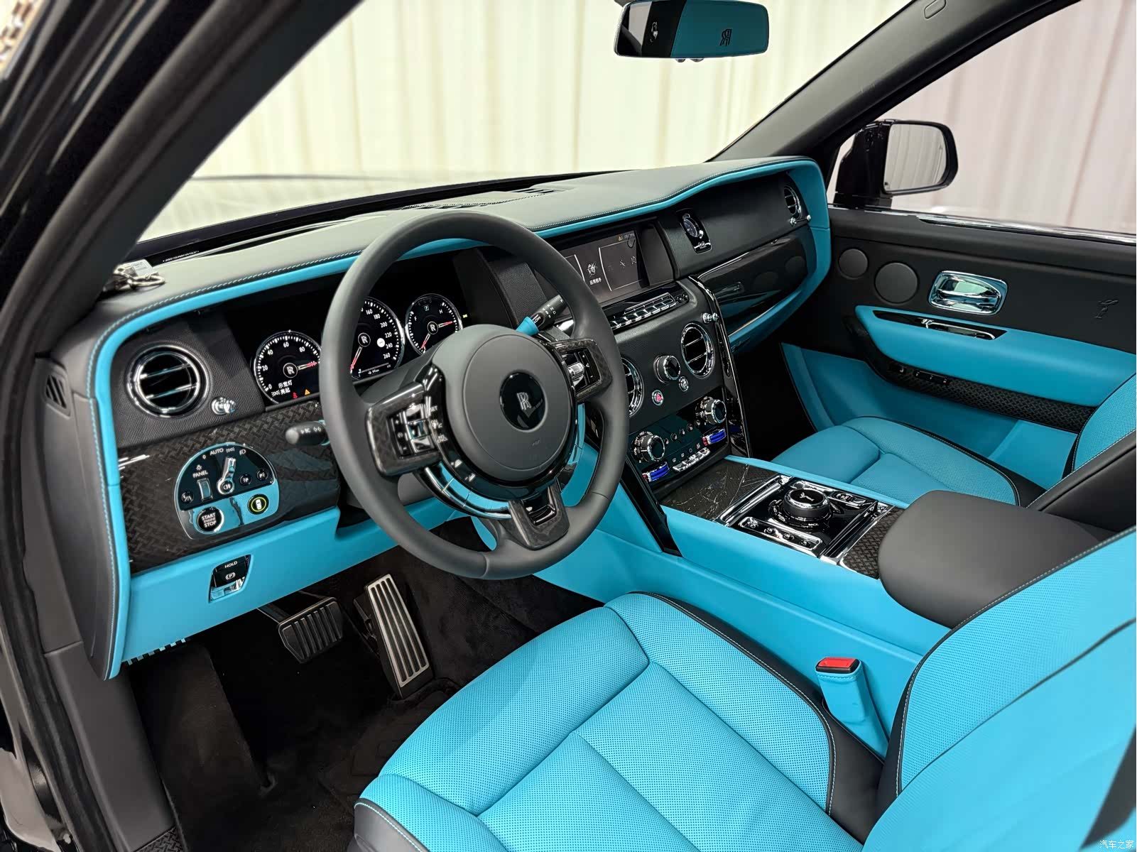 Rolls-Royce Cullinan, 2022 9