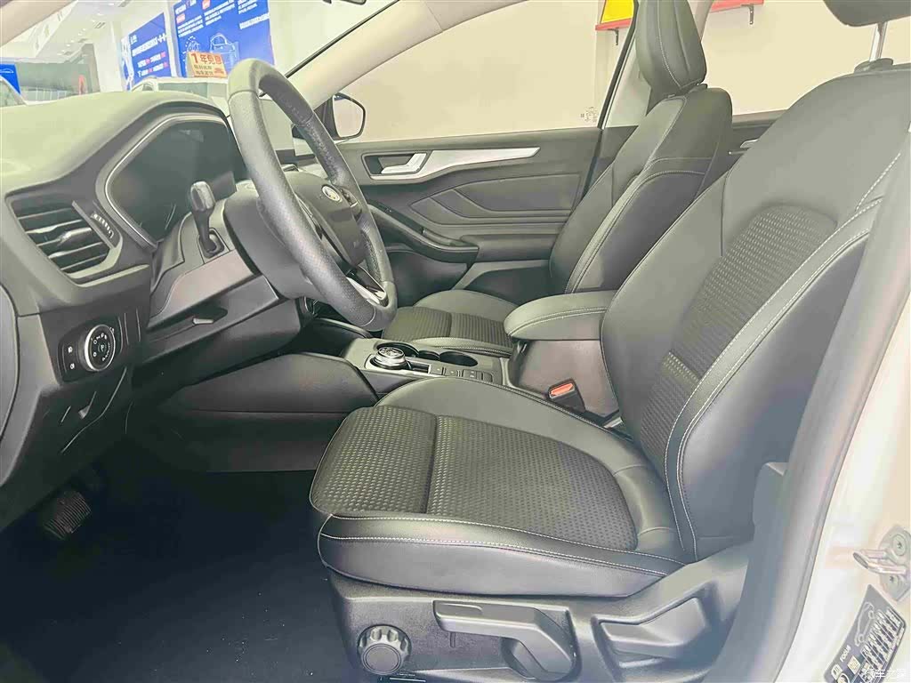 Ford Focus, 2020 19