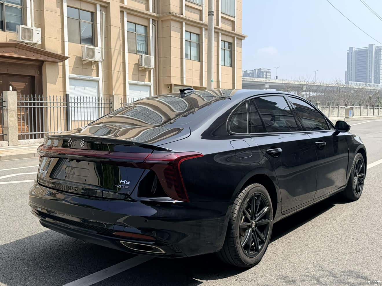 Hongqi H5, 2025 4