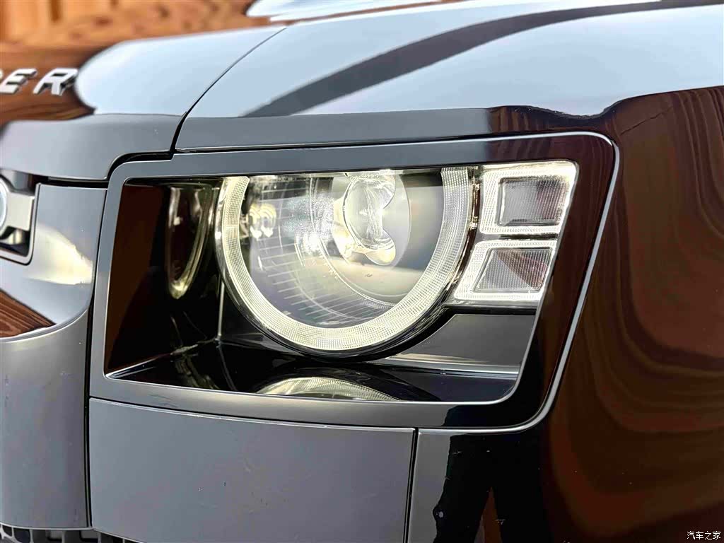 Land Rover Defender, 2024 22