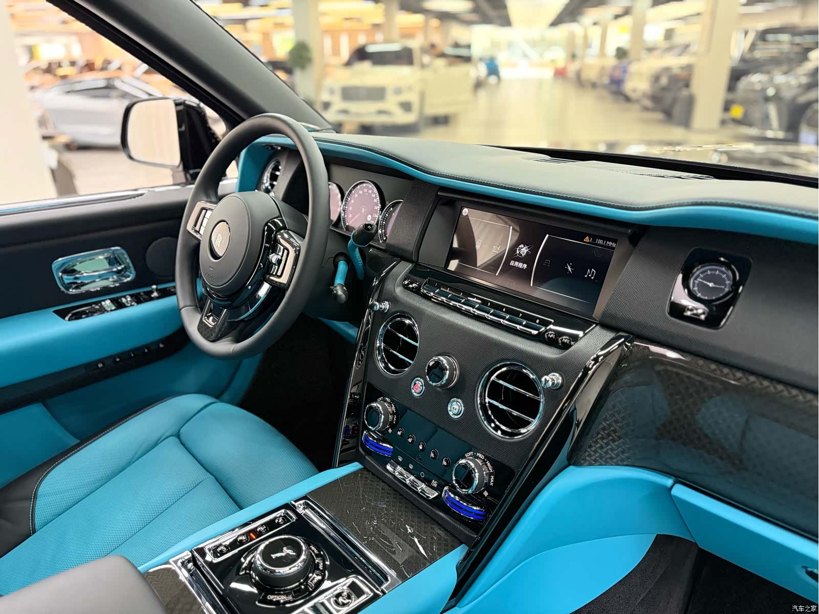 Rolls-Royce Cullinan, 2022 19