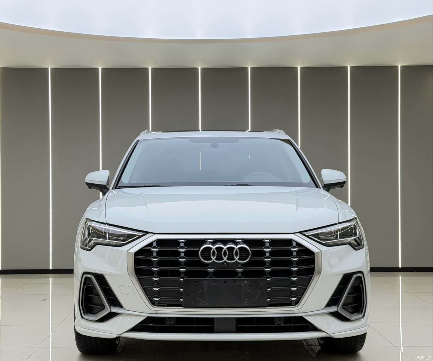 Audi Q3, 2022 2