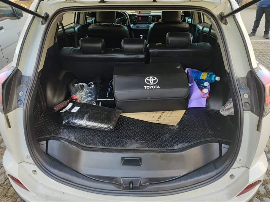 Toyota RAV4 Rongfang