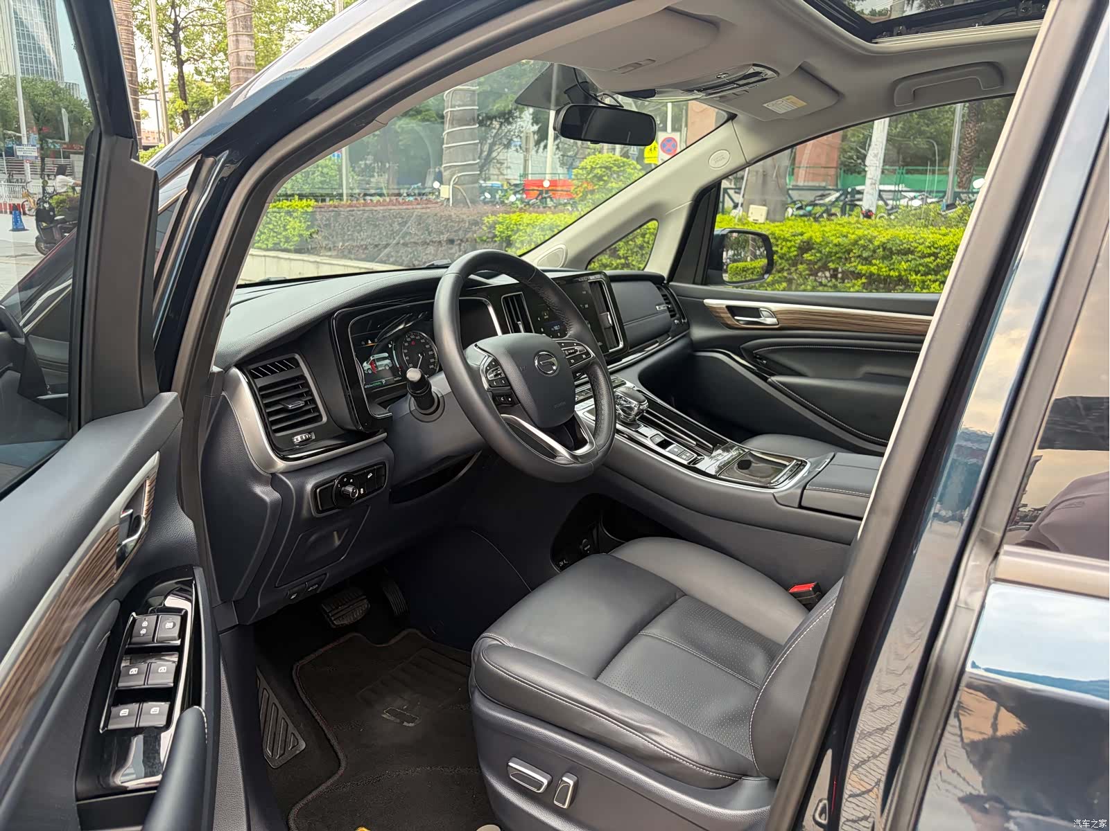 Trumpchi M8, 2022 11