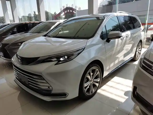 Toyota SIENNA 2023 — купить из Китая под заказ