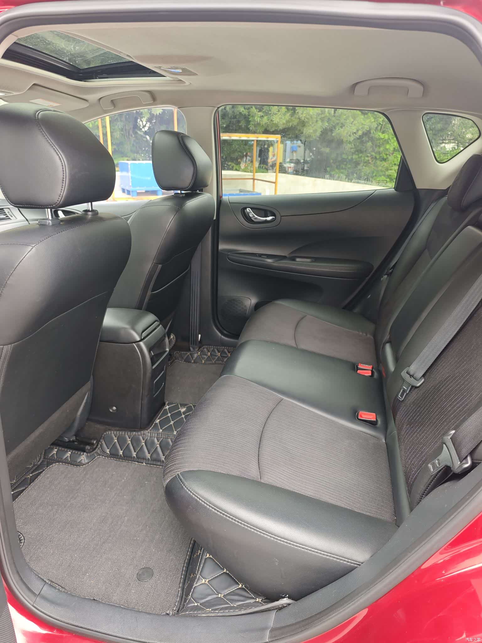 Nissan Tiida, 2013 9