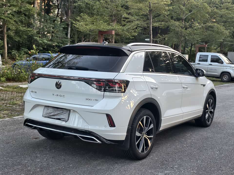 Volkswagen T-ROC exploring Songs