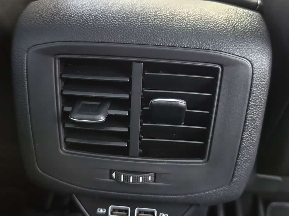 Volkswagen T-ROC exploring Songs