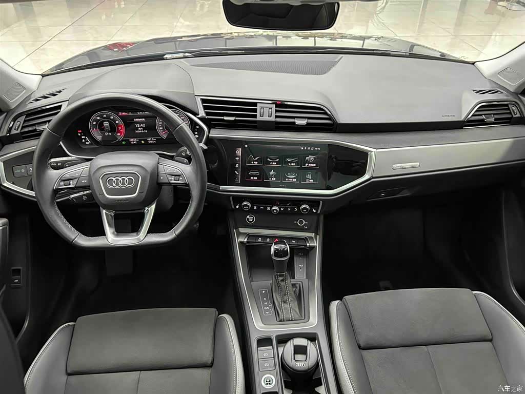 Audi Q3, 2022 2