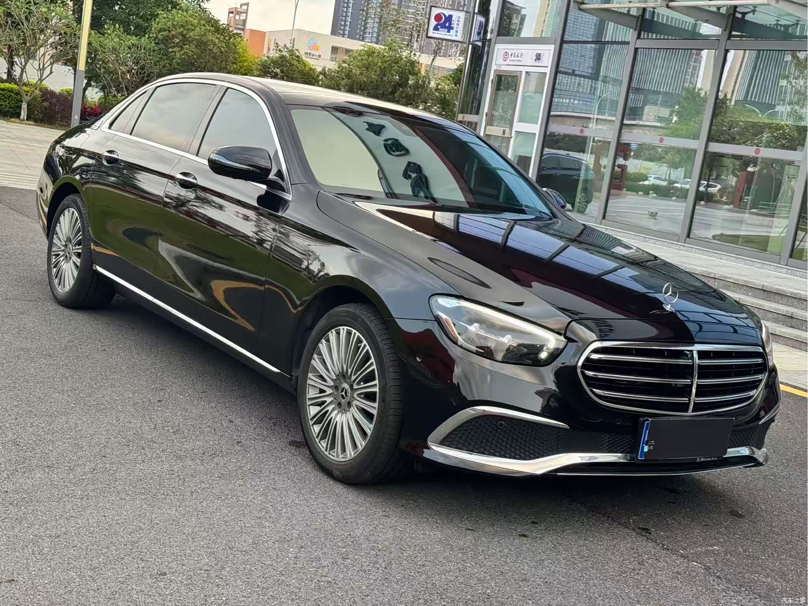Mercedes-Benz E-Class, 2021 3