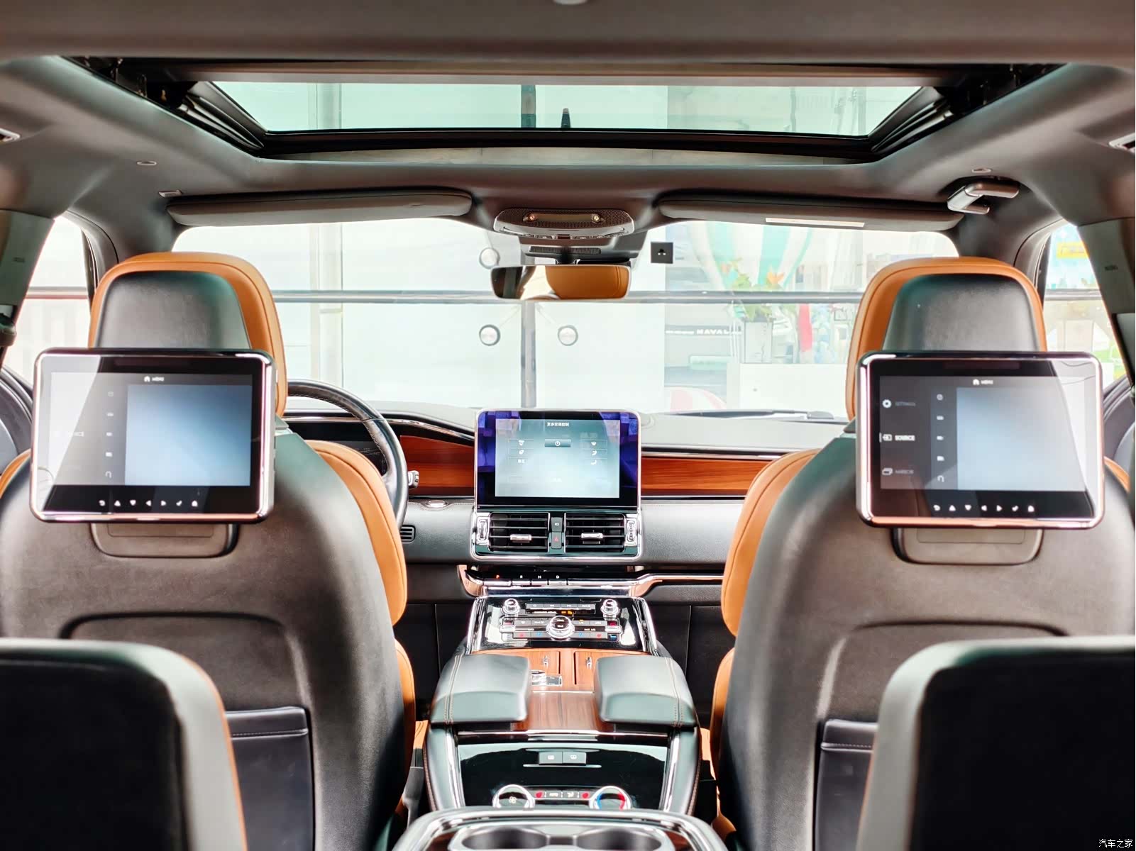 Lincoln Navigator, 2019 16