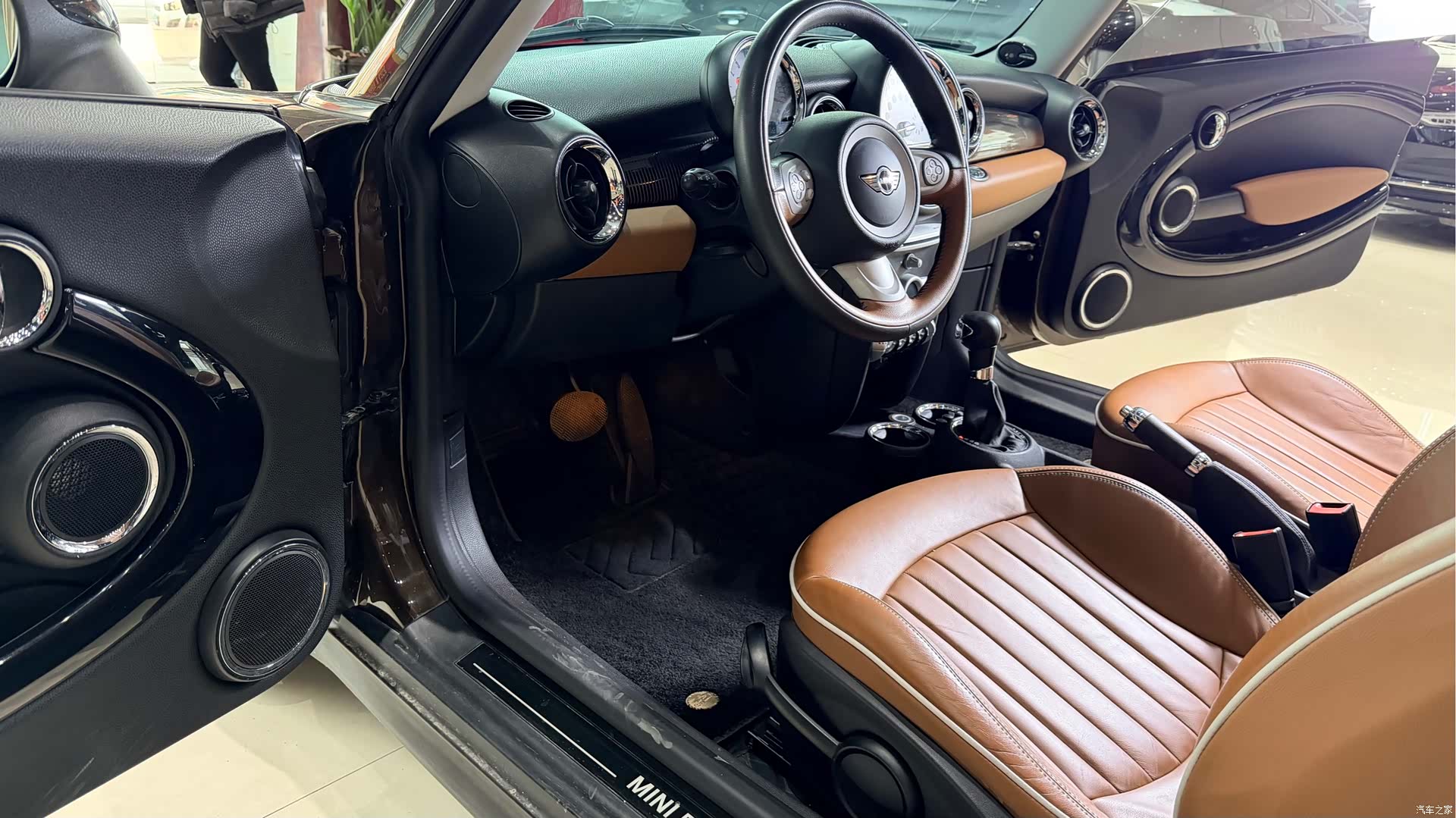 Mini Cooper, 2010 11