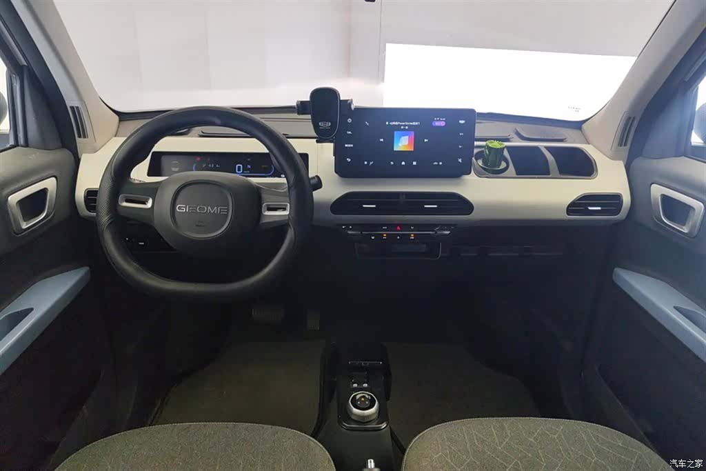 Geely Panda, 2025 12