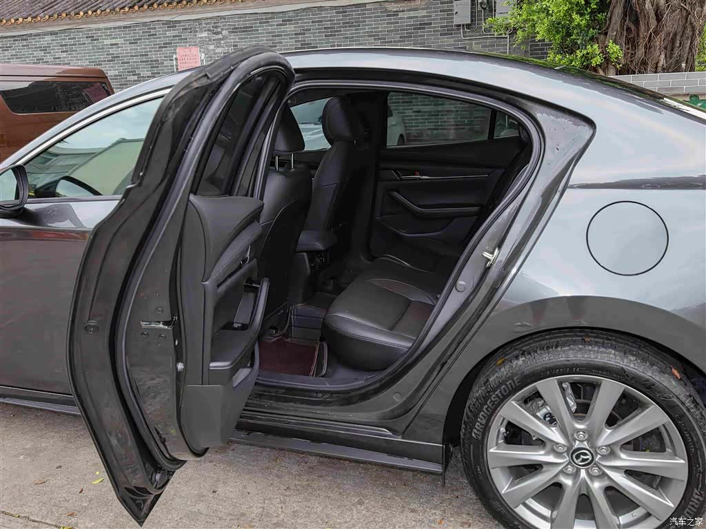Mazda Mazda3, 2023 6