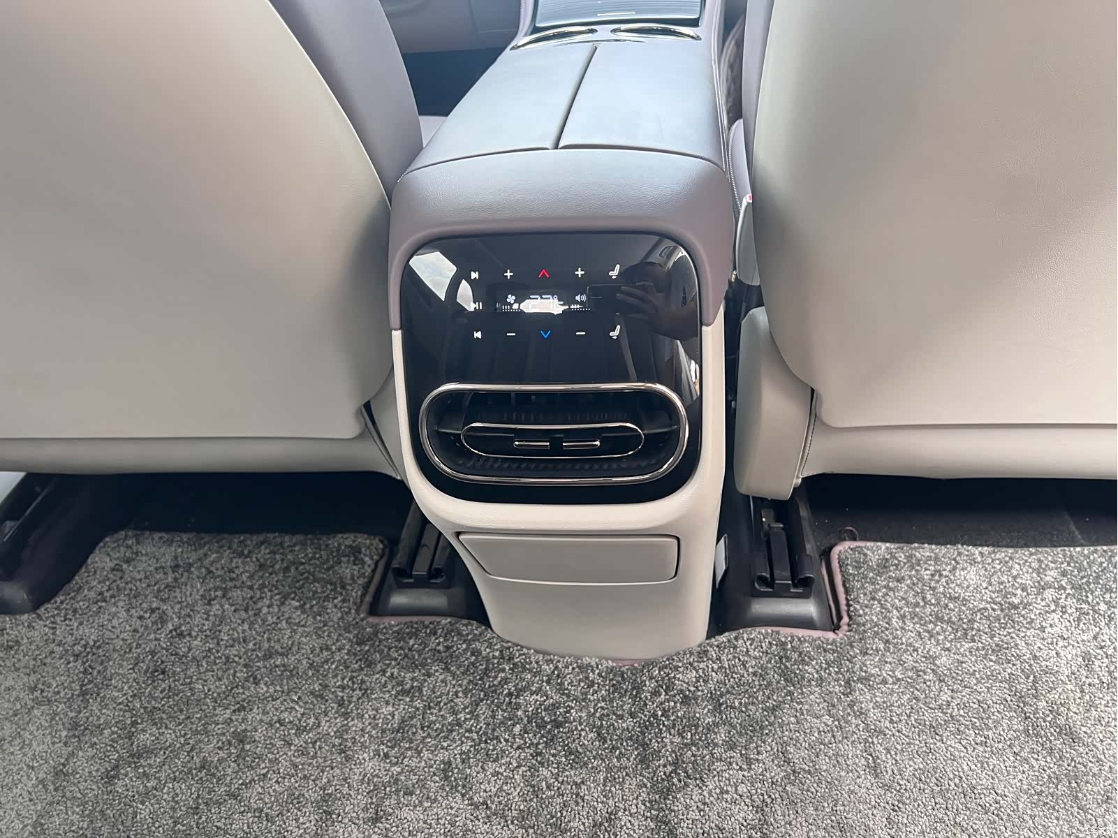 Leapmotor C11, 2023 12