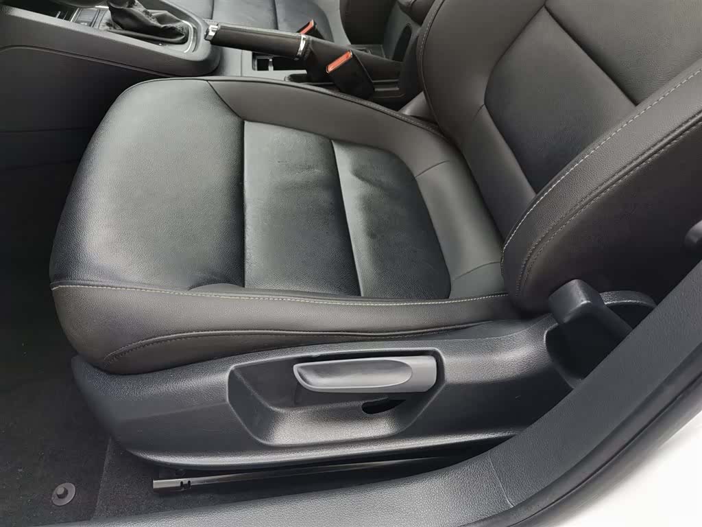 Volkswagen Sagitar, 2019 20