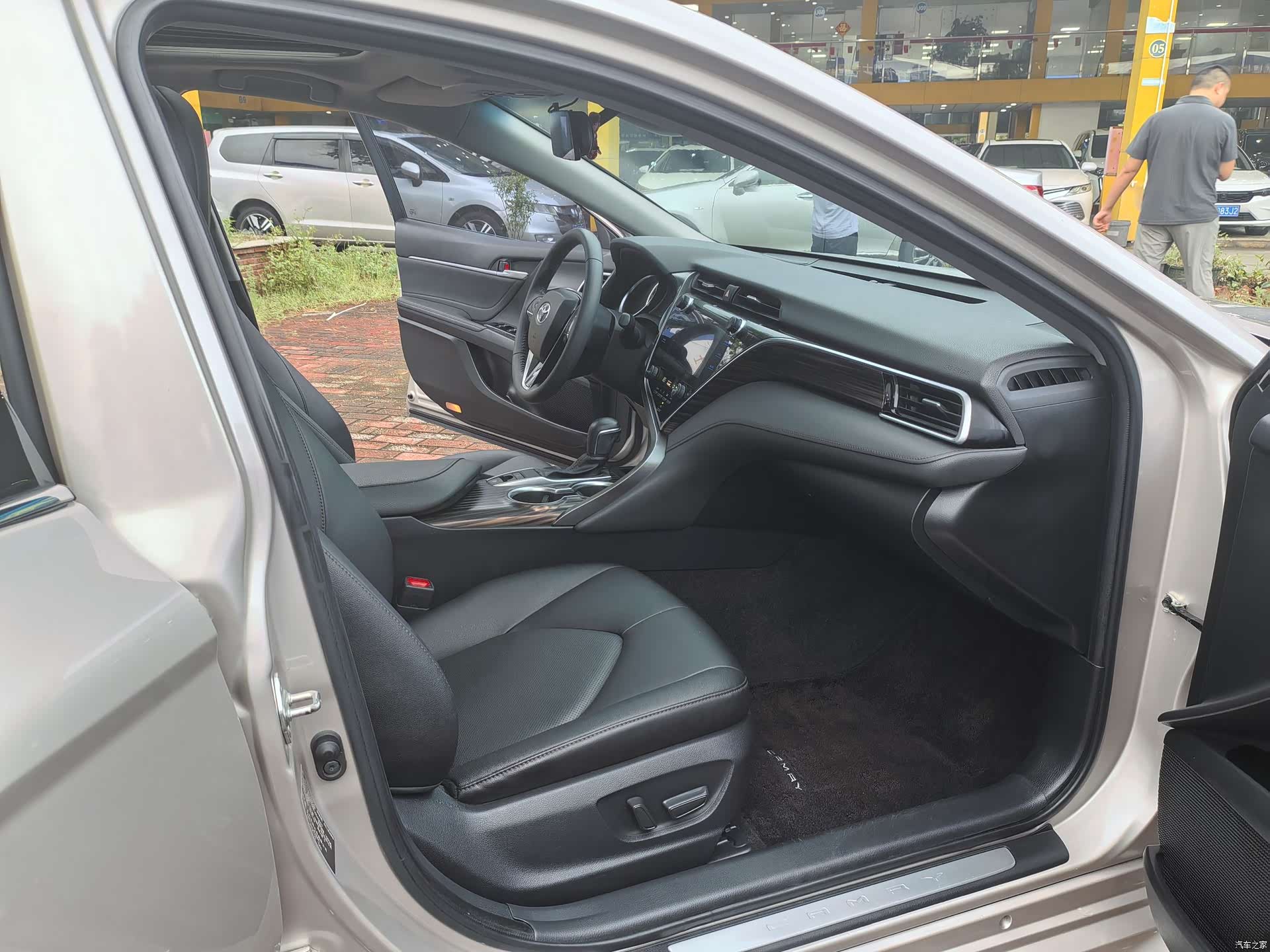 Toyota Camry, 2020 9