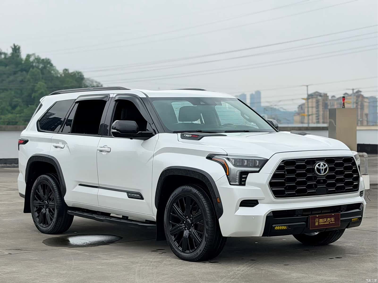 Toyota Sequoia, 2023 2