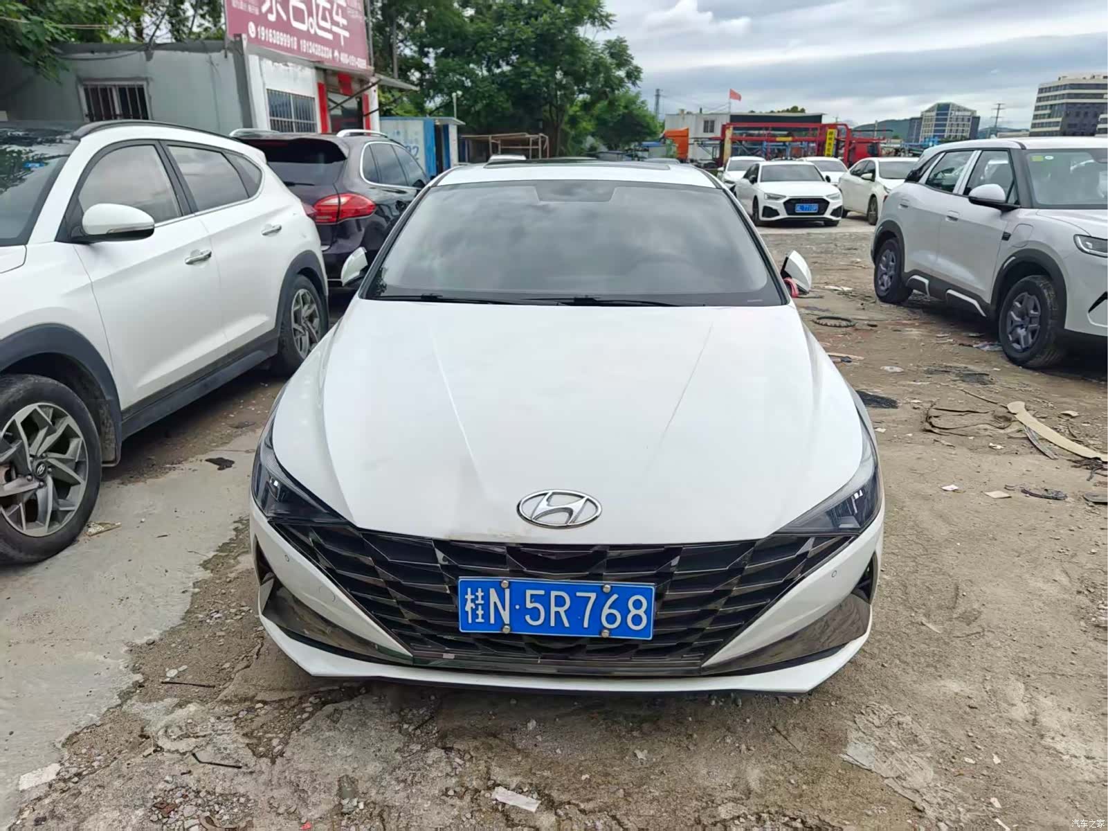 Hyundai Elantra, 2023 2