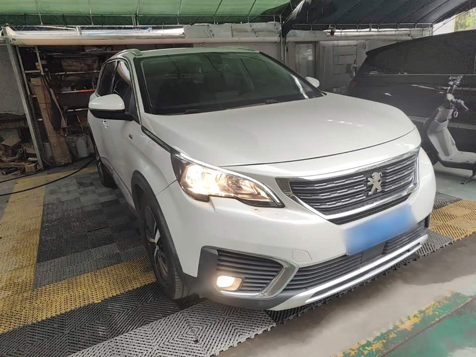Peugeot 5008