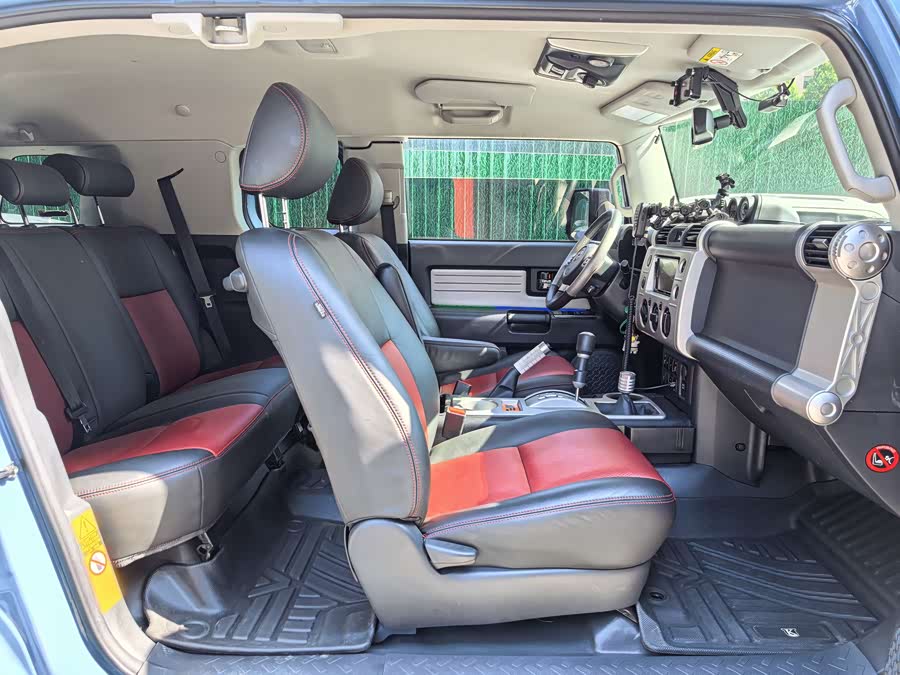 Toyota FJ Cruiser 2020, фото 17