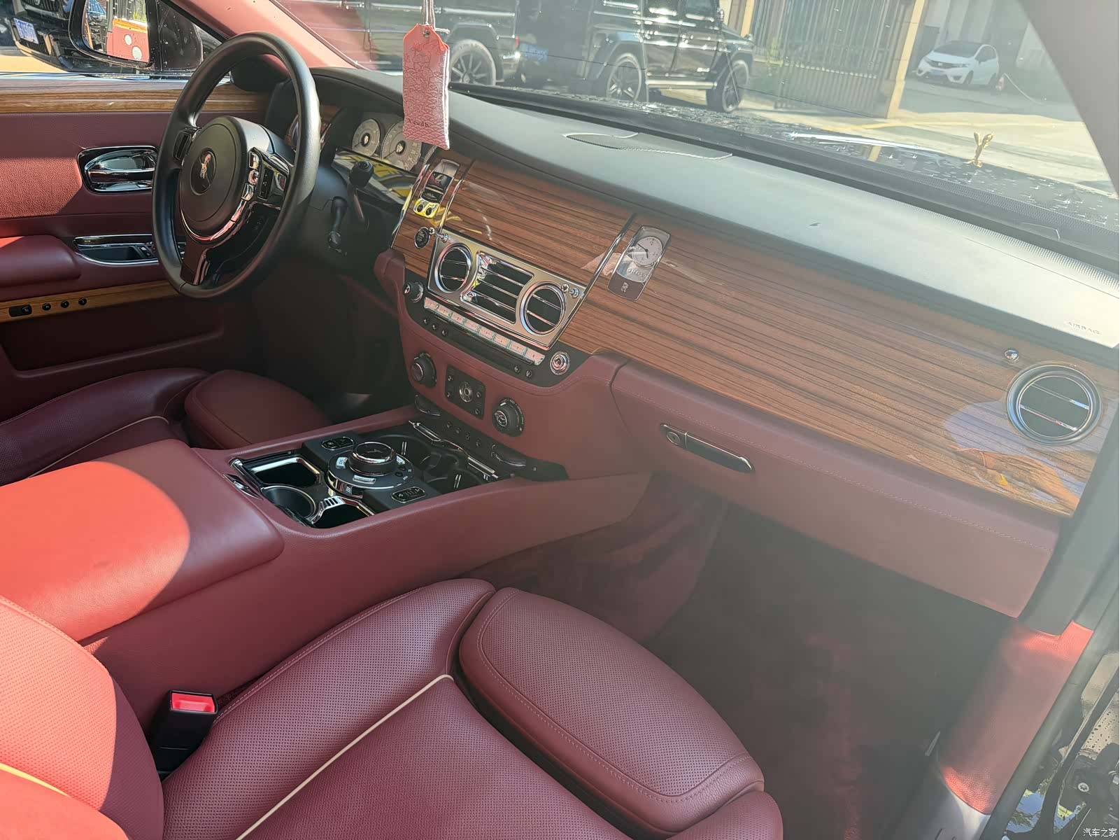 Rolls-Royce Ghost, 2015 7