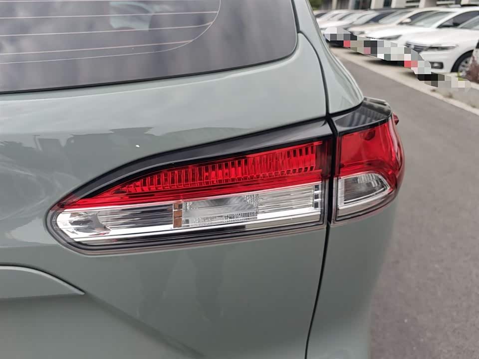 Toyota Corolla Sharp amplifier