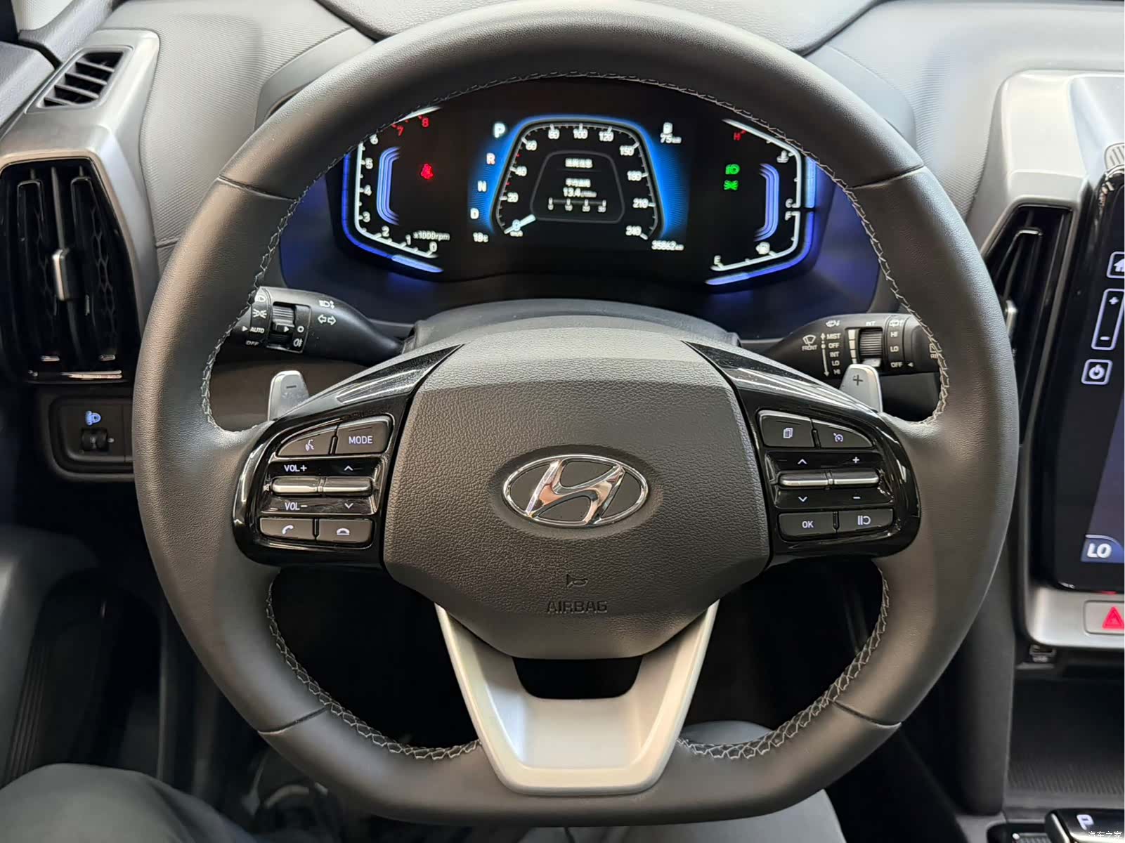 Hyundai ix35, 2022 15