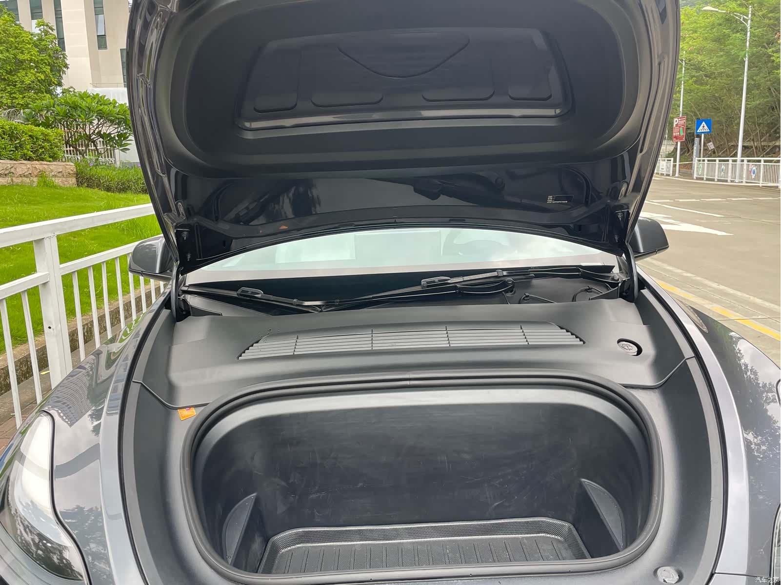 Tesla Model Y, 2023 21