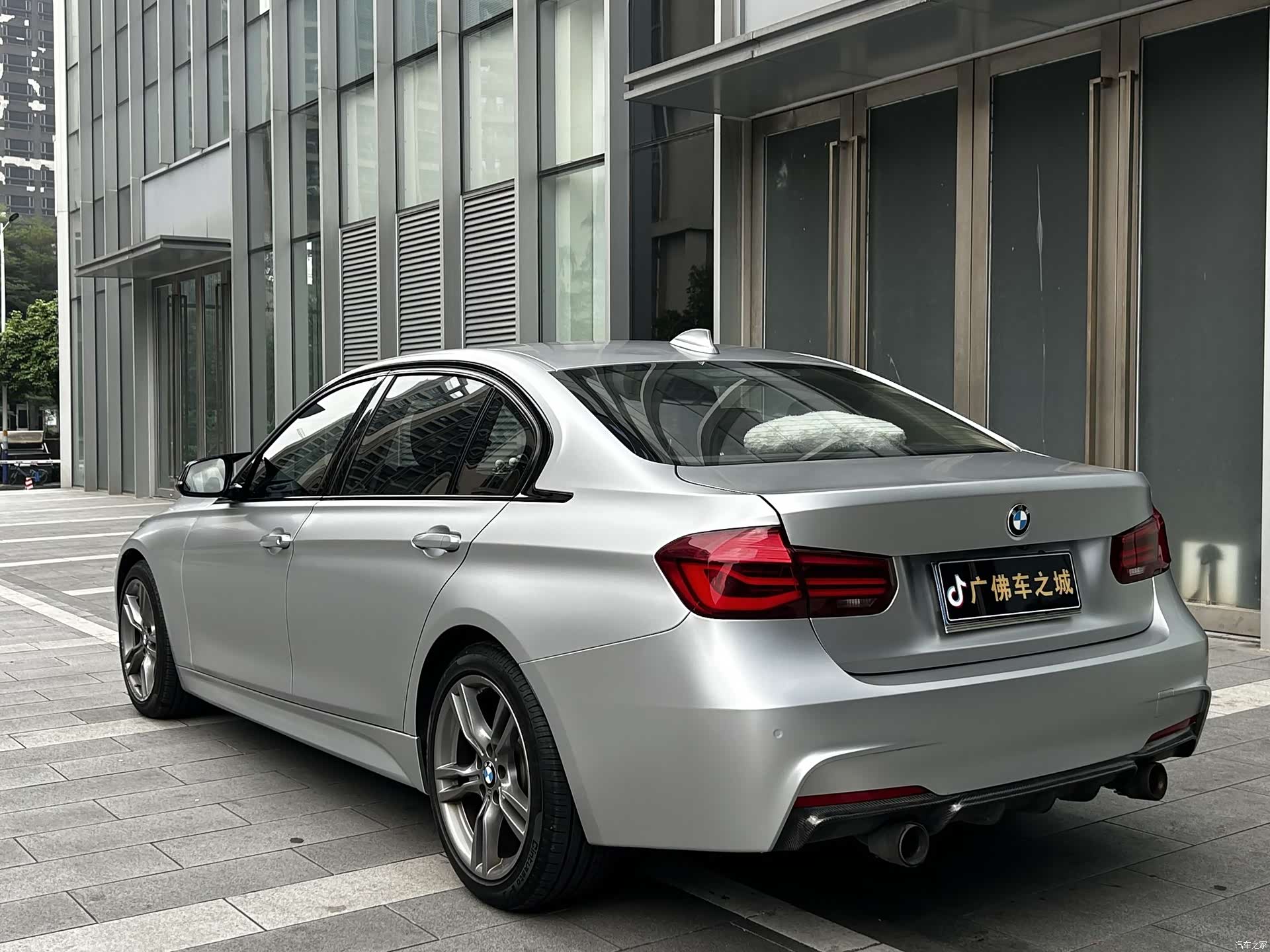BMW 3 Series, 2018 все фото