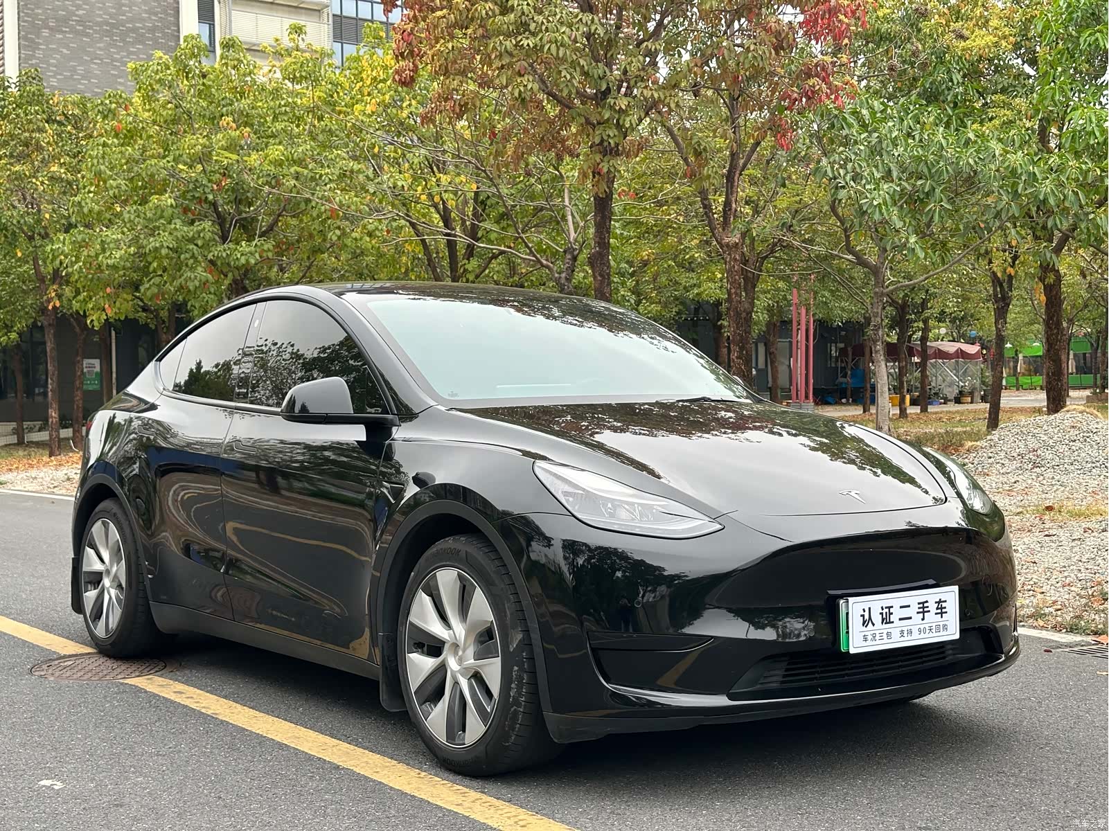 Tesla Model Y, 2022 3
