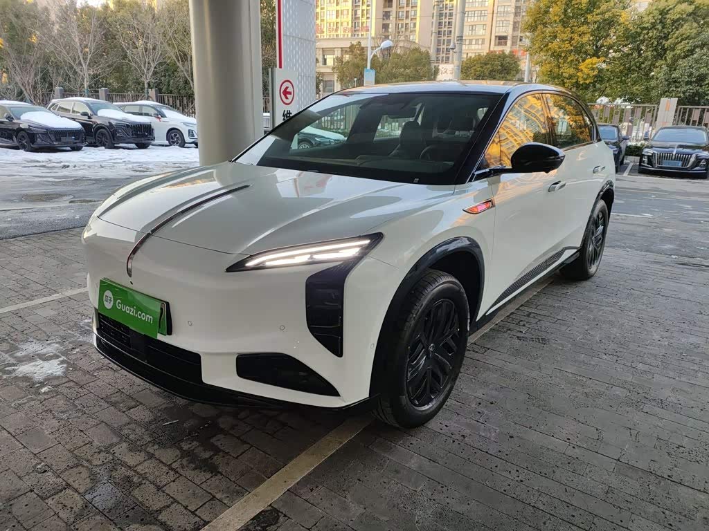 Hongqi 08