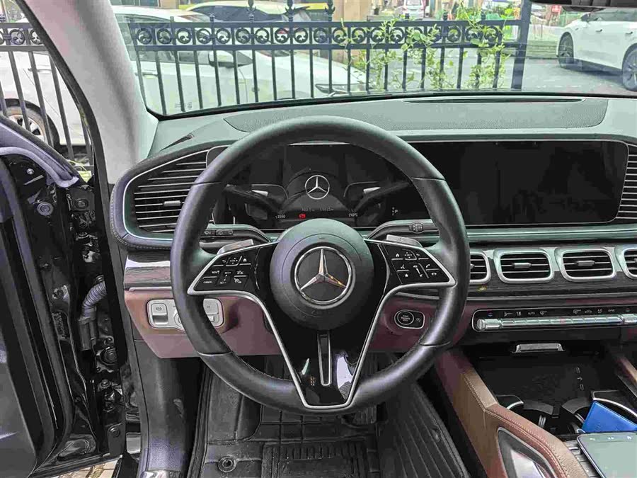 Mercedes-Benz GLE 2025, фото 8
