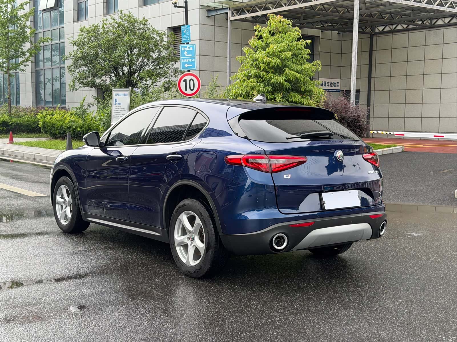 Alfa Romeo Stelvio, 2019 4